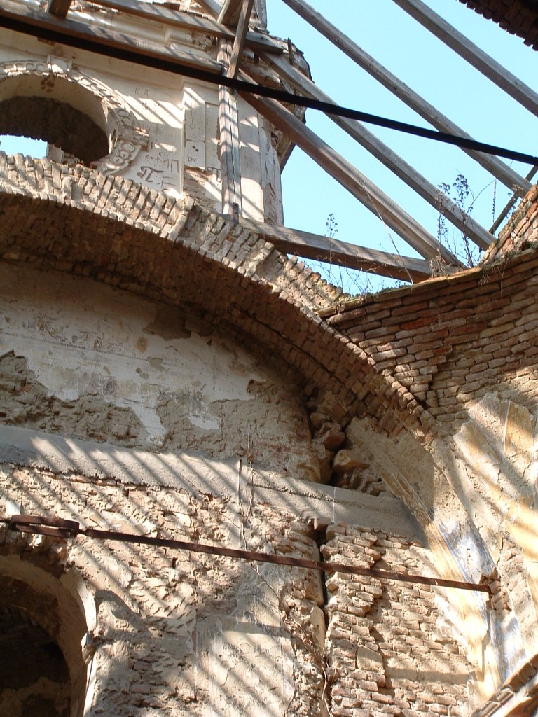 Фотографија из галерије Манастира Кувеждин, 2004 (4)